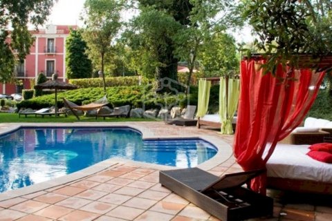 12 chambres commercial property à vendre à Barcelona, Catalonia, Spain № 918 - photo 21