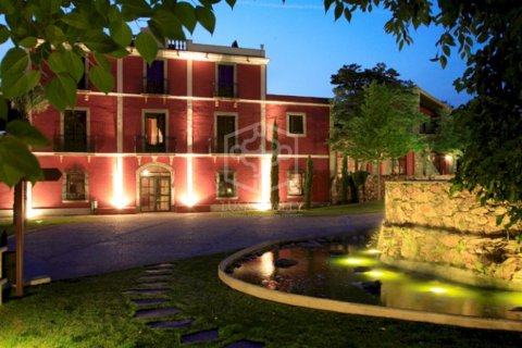 12 chambres commercial property à vendre à Barcelona, Catalonia, Spain № 918 - photo 2