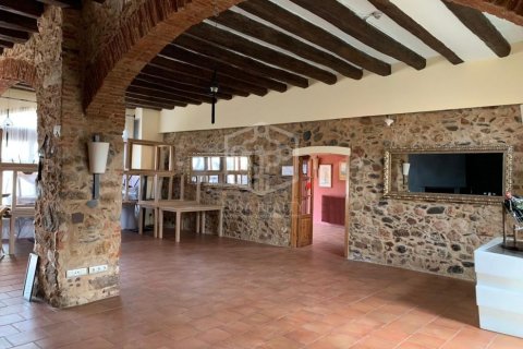 12 chambres commercial property à vendre à Barcelona, Catalonia, Spain № 918 - photo 11