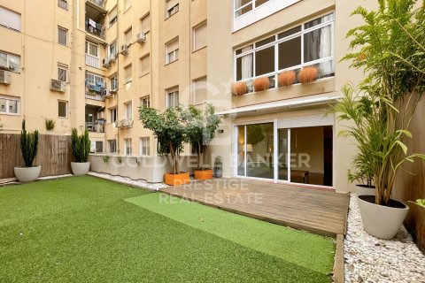 Купить квартиру в Барселона, Испания с 3 спальни, 97м², № 7846 - фото 2