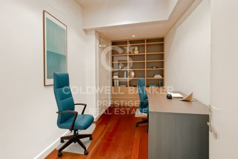 Купить квартиру в Барселона, Испания с 3 спальни, 97м², № 7846 - фото 13