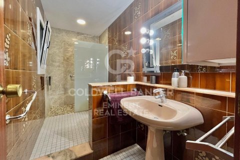 Купить квартиру в Барселона, Испания с 5 спален, 149м², № 7847 - фото 8