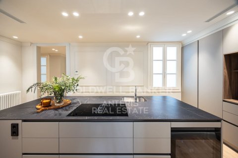Купить квартиру в Барселона, Испания с 4 спальни, 203м², № 7850 - фото 22
