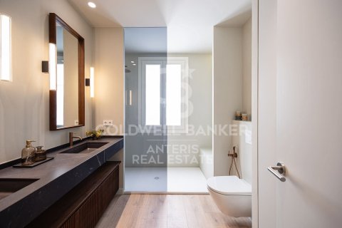 Купить квартиру в Барселона, Испания с 4 спальни, 203м², № 7850 - фото 9