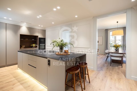 Купить квартиру в Барселона, Испания с 4 спальни, 203м², № 7850 - фото 23
