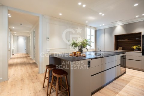 Купить квартиру в Барселона, Испания с 4 спальни, 203м², № 7850 - фото 20