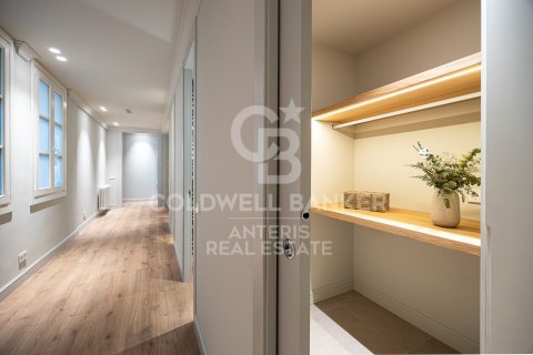 Купить квартиру в Барселона, Испания с 4 спальни, 203м², № 7850 - фото 17