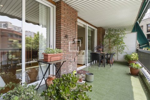 Apartamento de 3 dormitorios en venta en Barcelona, Cataluña, Spain № 7062 - foto 30