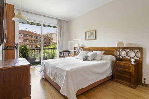 Apartamento de 3 dormitorios en venta en Barcelona, Cataluña, Spain № 7062 - foto 14