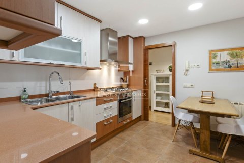 Apartamento de 3 dormitorios en venta en Barcelona, Cataluña, Spain № 7062 - foto 2