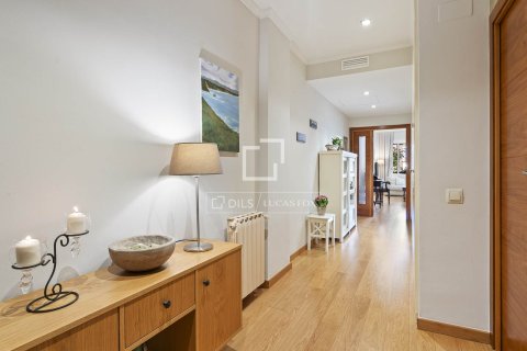 Apartamento de 3 dormitorios en venta en Barcelona, Cataluña, Spain № 7062 - foto 16