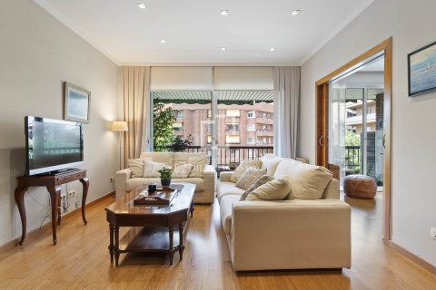 Apartamento de 3 dormitorios en venta en Barcelona, Cataluña, Spain № 7062 - foto 28