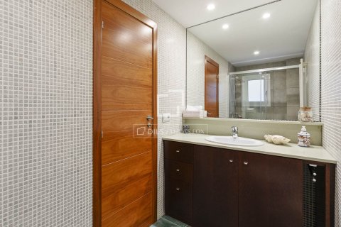 Apartamento de 3 dormitorios en venta en Barcelona, Cataluña, Spain № 7062 - foto 8