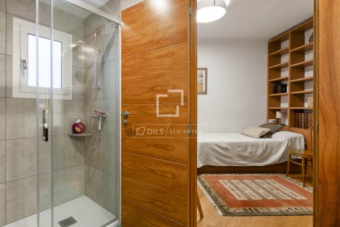 Apartamento de 3 dormitorios en venta en Barcelona, Cataluña, Spain № 7062 - foto 7