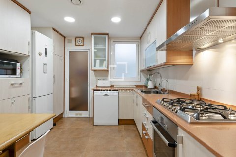 Apartamento de 3 dormitorios en venta en Barcelona, Cataluña, Spain № 7062 - foto 3