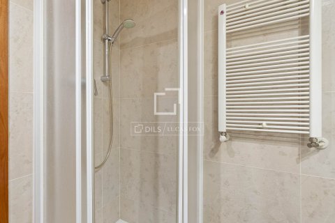 Apartamento de 3 dormitorios en venta en Barcelona, Cataluña, Spain № 7062 - foto 18