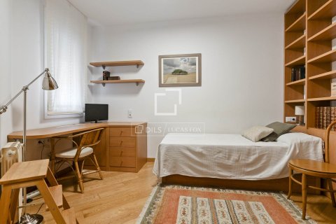 Apartamento de 3 dormitorios en venta en Barcelona, Cataluña, Spain № 7062 - foto 10