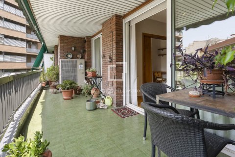 Apartamento de 3 dormitorios en venta en Barcelona, Cataluña, Spain № 7062 - foto 4