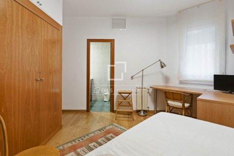 Apartamento de 3 dormitorios en venta en Barcelona, Cataluña, Spain № 7062 - foto 9
