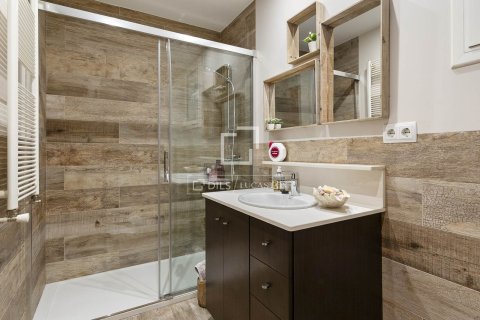 Apartamento de 3 dormitorios en venta en Barcelona, Cataluña, Spain № 7062 - foto 15