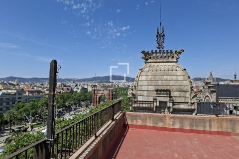 Apartamento de 6 dormitorios en venta en Barcelona, Cataluña, Spain № 7063 - foto 30