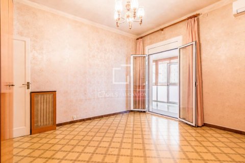 Apartamento de 6 dormitorios en venta en Barcelona, Cataluña, Spain № 7063 - foto 2