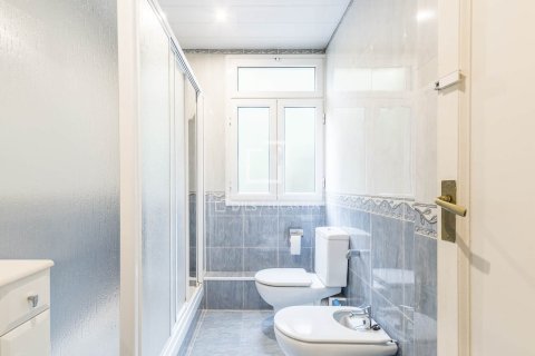 Apartamento de 6 dormitorios en venta en Barcelona, Cataluña, Spain № 7063 - foto 3