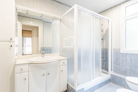 Apartamento de 6 dormitorios en venta en Barcelona, Cataluña, Spain № 7063 - foto 4