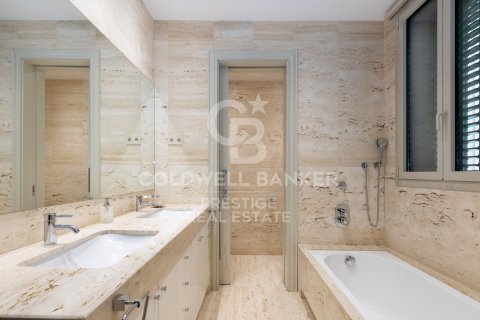3 bedrooms apartment for sale in Barcelona, Catalonia, Spain № 6071 - photo 16