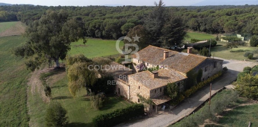 7 bedrooms house for sale in Caldes de Malavella, Girona, Catalonia, Spain № 6066