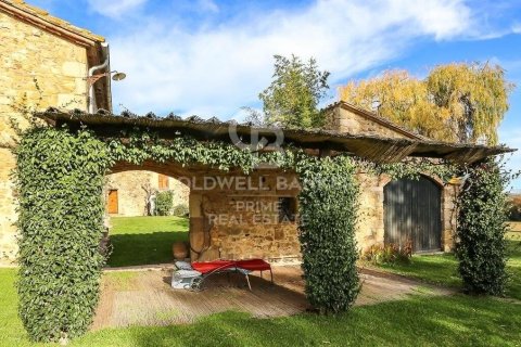 7 bedrooms house for sale in Caldes de Malavella, Girona, Catalonia, Spain № 6066 - photo 3