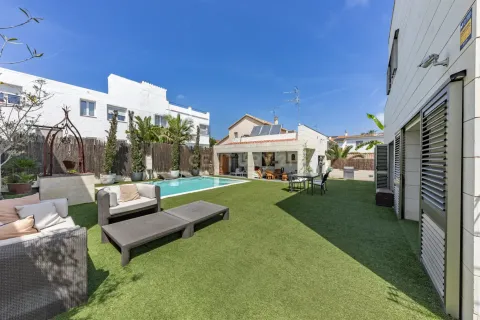 Сasa de 3 dormitorios en venta en Sitges, Barcelona, Cataluña, Spain № 6842 - foto 8