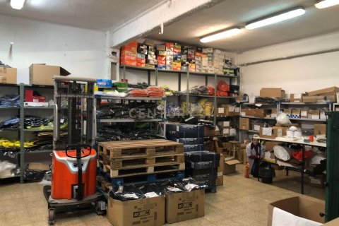 Propiedad comercial de 9 dormitorios en venta en Barcelona, Cataluña, Spain № 6841 - foto 10