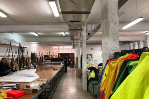 Propiedad comercial de 9 dormitorios en venta en Barcelona, Cataluña, Spain № 6841 - foto 9