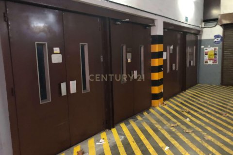 Propiedad comercial de 9 dormitorios en venta en Barcelona, Cataluña, Spain № 6841 - foto 18