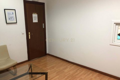 Propiedad comercial de 9 dormitorios en venta en Barcelona, Cataluña, Spain № 6841 - foto 7
