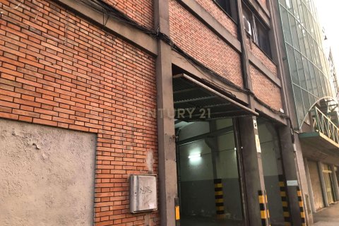 Propiedad comercial de 9 dormitorios en venta en Barcelona, Cataluña, Spain № 6841 - foto 19