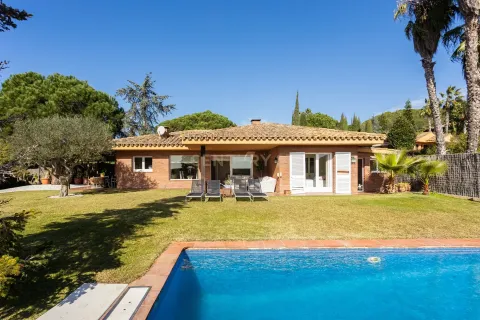 Сasa de 4 dormitorios en venta en Sant Vicenc De Montalt, Barcelona, Cataluña, Spain № 6844 - foto 5