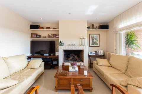 Сasa de 4 dormitorios en venta en Sant Vicenc De Montalt, Barcelona, Cataluña, Spain № 6844 - foto 18