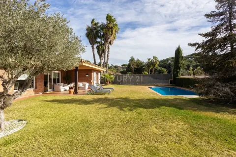 Сasa de 4 dormitorios en venta en Sant Vicenc De Montalt, Barcelona, Cataluña, Spain № 6844 - foto 9