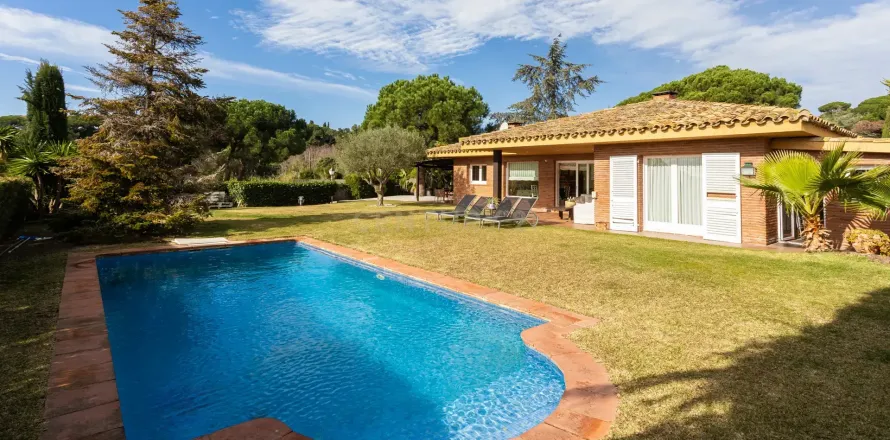 Сasa de 4 dormitorios en venta en Sant Vicenc De Montalt, Barcelona, Cataluña, Spain № 6844