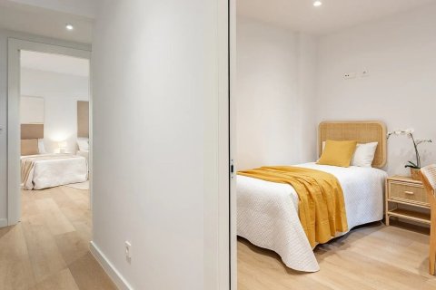 Купить квартиру в Барселона, Испания с 3 спальни, № 1067 - фото 11