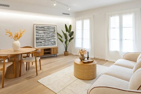 Купить квартиру в Барселона, Испания с 3 спальни, № 1067 - фото 2