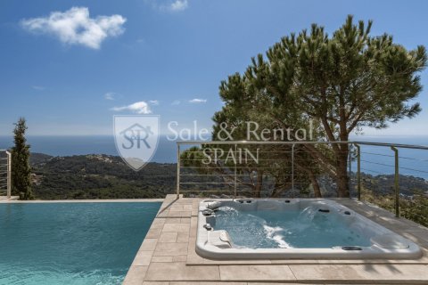 3 bedrooms house for sale in Lloret de Mar, Girona, Catalonia, Spain № 7296 - photo 7