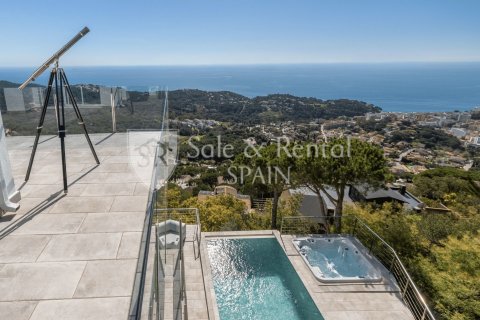 3 bedrooms house for sale in Lloret de Mar, Girona, Catalonia, Spain № 7296 - photo 3