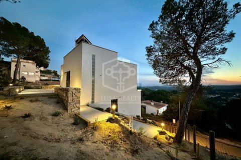 Купить виллу в Льорет-де-Мар, Испания с 4 спальни, 387м², № 1001 - фото 9