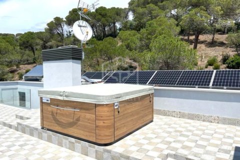 Купить виллу в Льорет-де-Мар, Испания с 4 спальни, 387м², № 1001 - фото 6