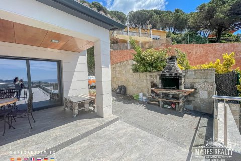 Купить виллу в Льорет-де-Мар, Испания с 3 спальни, 584м², № 997 - фото 6