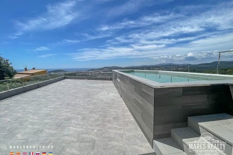 Купить виллу в Льорет-де-Мар, Испания с 3 спальни, 584м², № 997 - фото 2