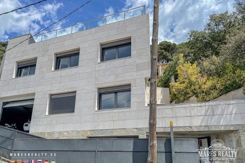 Купить виллу в Льорет-де-Мар, Испания с 3 спальни, 584м², № 997 - фото 5